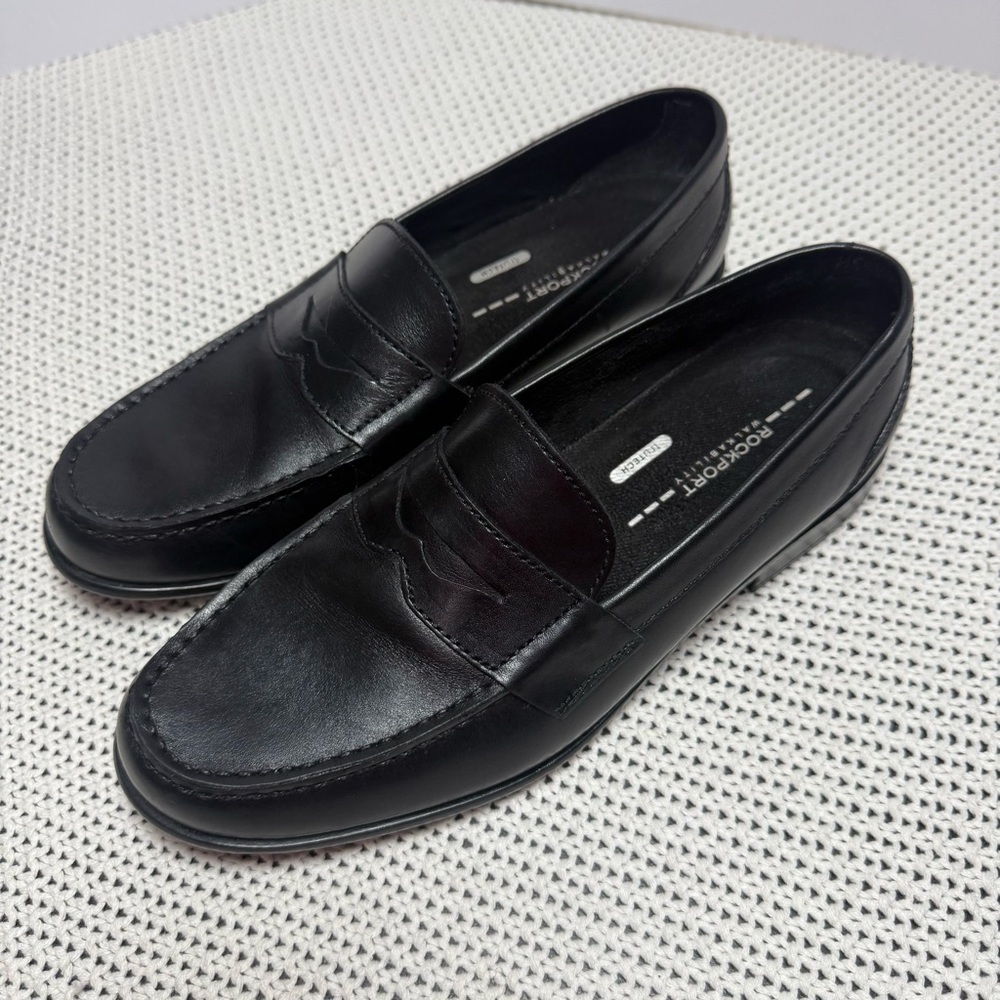 Rockport Men's Sleek Black Leather Penny Loafers